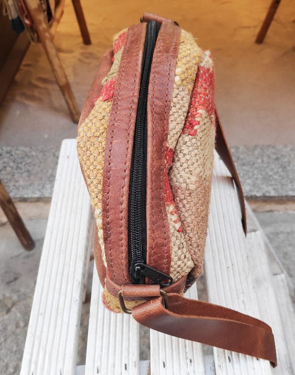 Borsa artigianale realizzato con KILIM e Cuoio – immagine4