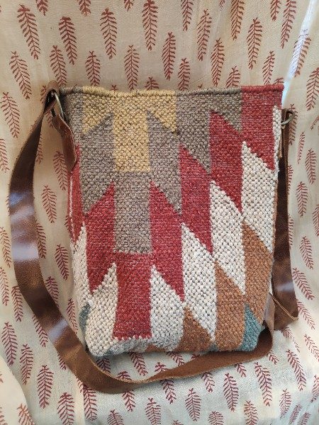 Borsa KAILASH  artigianale realizzato con KILIM e Cuoio