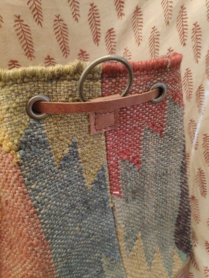 Tracolla/Zaino SUFI a SECCHIELLO artigianale realizzato con KILIM e Cuoio