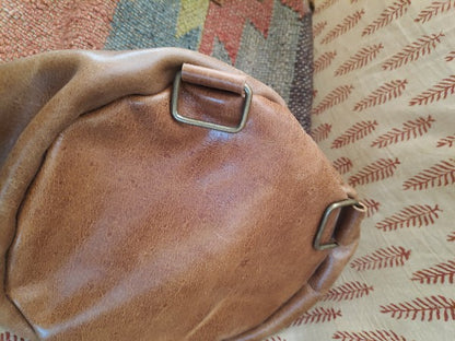 Tracolla/Zaino SUFI a SECCHIELLO artigianale realizzato con KILIM e Cuoio