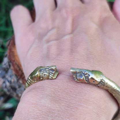 Bracciale rigido etnico in ottone Leela