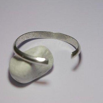 Bracciale rigido in argento 925 da uomo