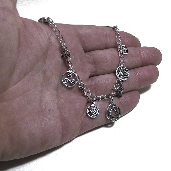 Bracciale etnico TRISCELE a catena in argento - CELTICO | Gioielli etnici ilmondodiwit.com