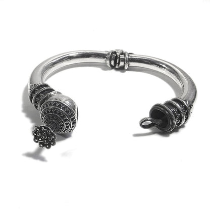 Bracciale etnico AAMANI in argento rigido | Gioielli etnici Il mondo di Wit
