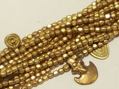 Bracciale etnico Naga in ottone pendenti – immagine2