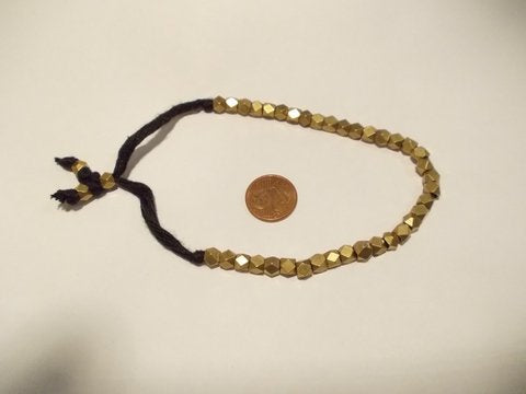 Bracciale etnico Naga in ottone – immagine2