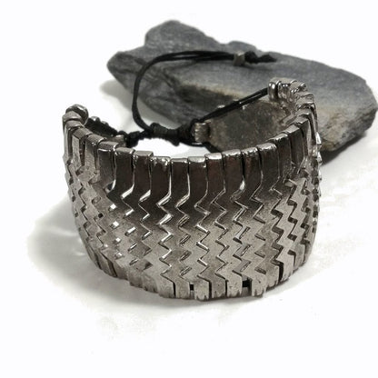 Bracciale etnico Naga in ottone tribale | GIOiEILLI ETNICI | Uomo donna