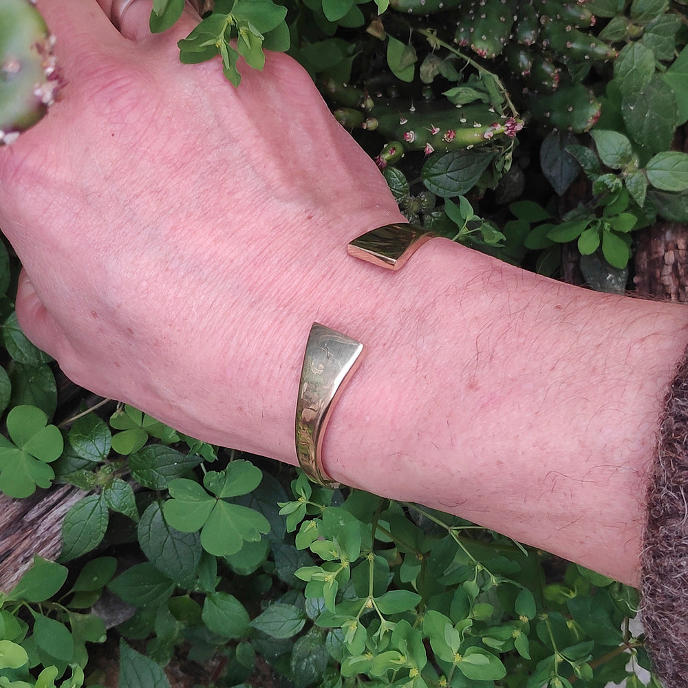 Bracciale NIPPU in ottone Bracciale artigianale – aperto