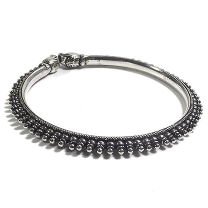 Bracciale etnico HINAL in argento rigido con elefante | Gioielli etnici Il mondo di Wit