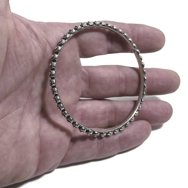 Bracciale etnico FLOR a cerchio in argento - rigido | Gioielli etnici ilmodndodiwit.com
