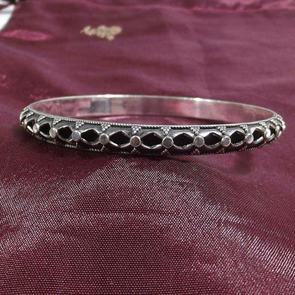 Bracciale etnico KAMMI a cerchio in argento - rigido | Gioielli etnici ilmondodiwit.com
