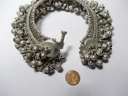 Cavigliera ETNICO /antico argento – aperta
