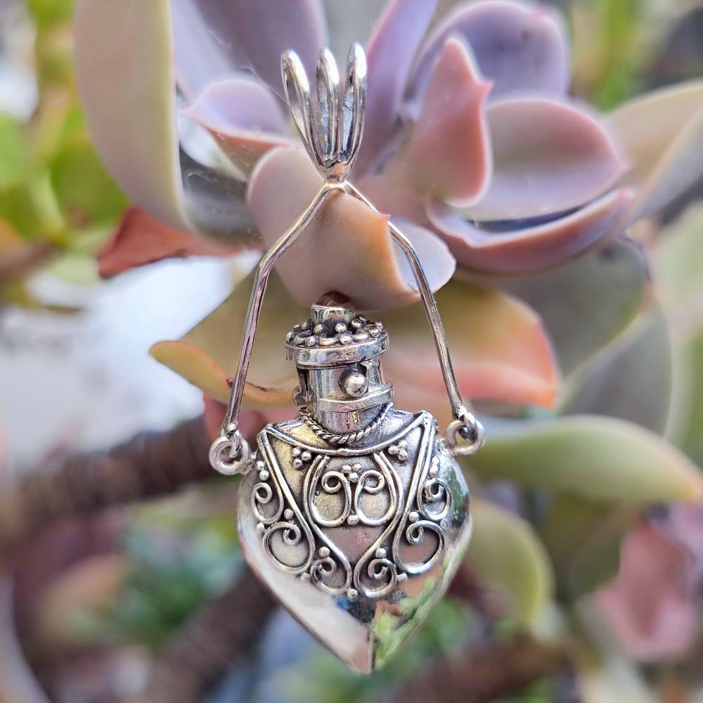 Ciondolo porta profumo in argento - TRANQUUEBAR