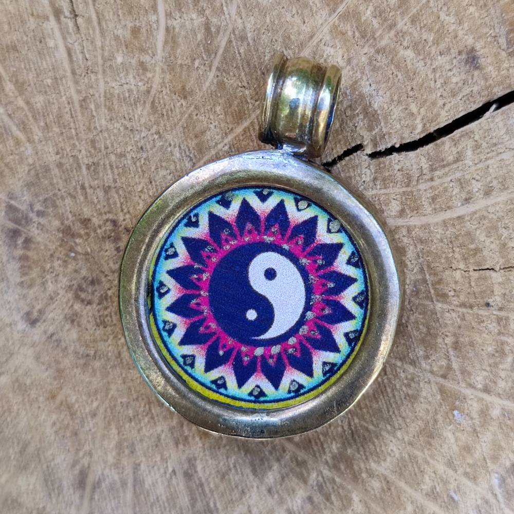 Ciondolo tradizionale indiano in ottone Tao