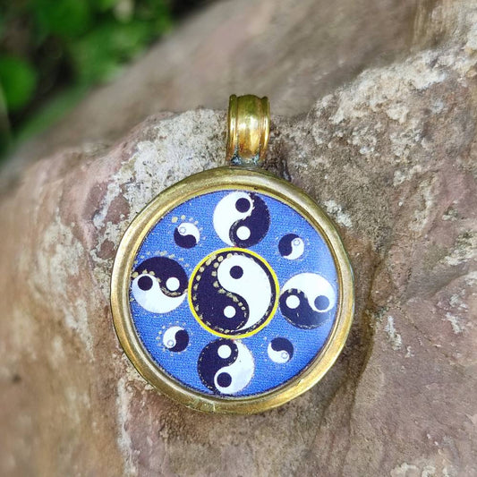 Ciondolo tradizionale indiano in ottone Tao Blu