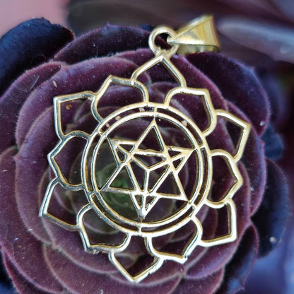 Ciondolo etnico in ottone cubo di Metatron