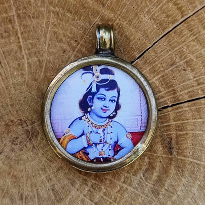 Ciondolo tradizionale indiano in ottone con Krishna