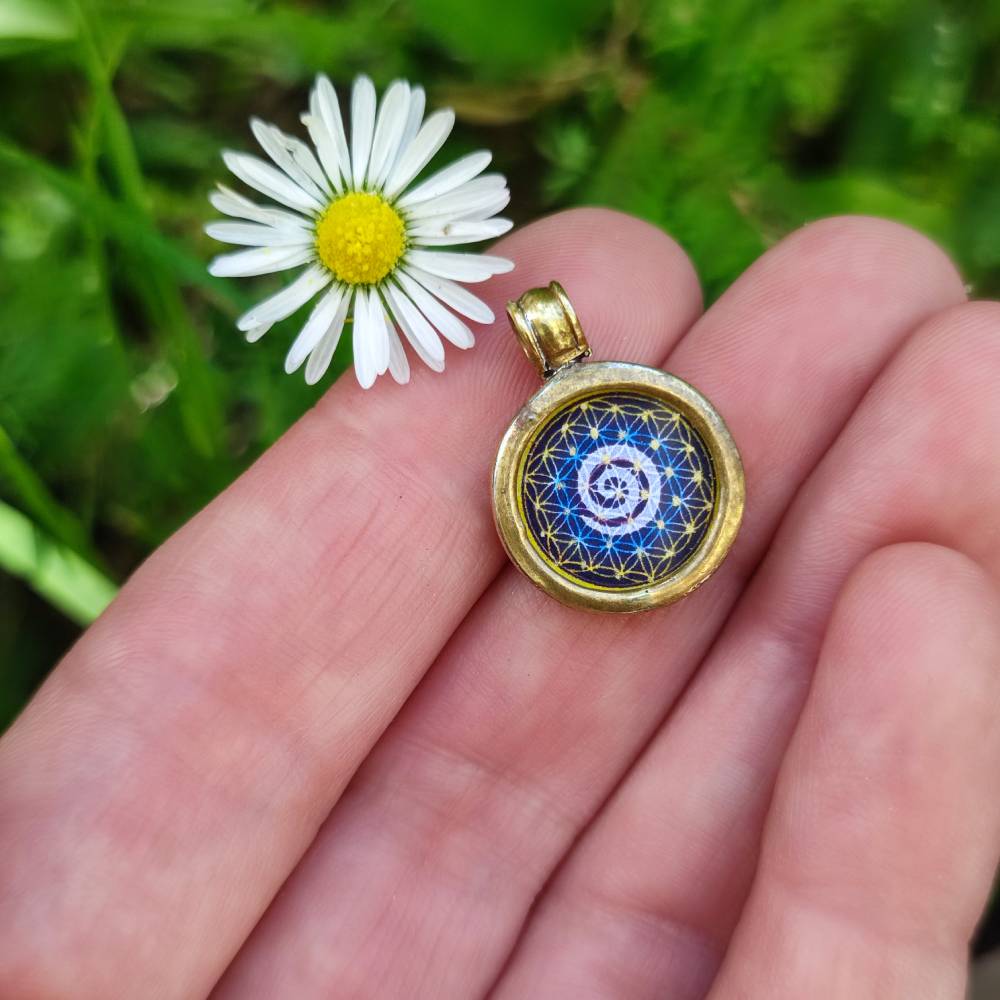 Ciondolo tradizionale indiano in ottone Shankha