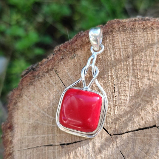 Ciondolo ABHIK con pietra BACHELITE ROSSA in argento 925 Ciondolo artigianale
