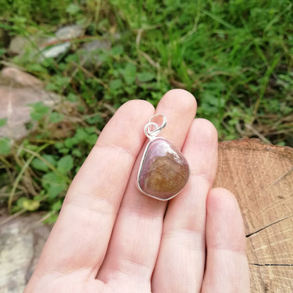 Ciondolo RUDRANI con RADICE DI RUBINO in argento 925 Ciondolo artigianale
