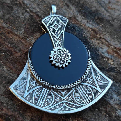 Ciondolo AKAL con pietra ONICE NERO in argento 925 Ciondolo artigianale TUAREG