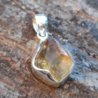 Ciondolo ABHIJAT con pietra QUARZO CITRINO in argento 925 Ciondolo artigianale