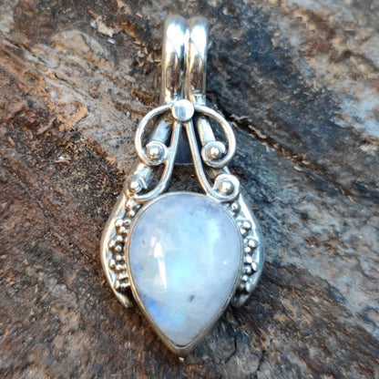 Ciondolo AALOK con pietra PIETRA DI LUNA in argento 925 Ciondolo artigianale