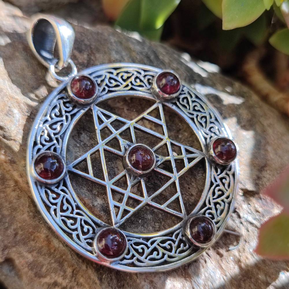 Ciondolo GURDEEP con pietra GRANATO o PIETRA DI LUNA in argento 925 Ciondolo artigianale