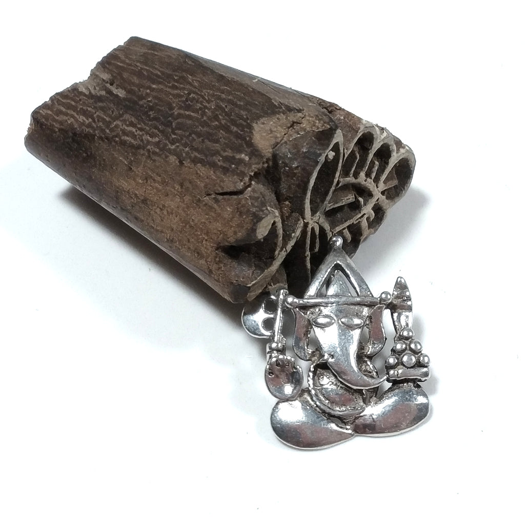 Ciondolo ETNICO in argento 925 con GANESH | GIOIELLI IN ARGENTO