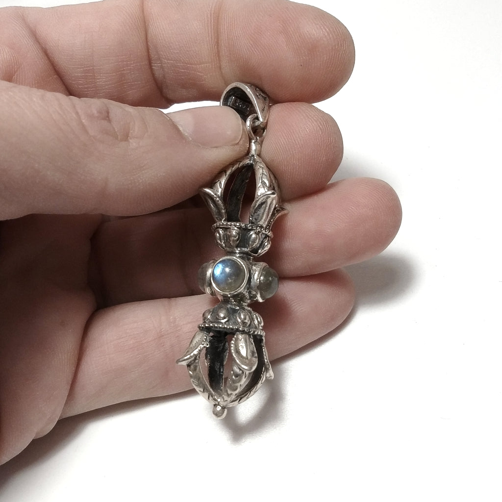 Ciondolo ETNICO in argento 925 con DORJE / VAJRA Occhio di Tigre , Labradorite , Onice nero | GIOIELLI IN ARGENTO