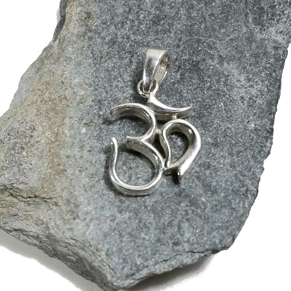 Copia del CIONDOLO OM in argento 925 piccolo
