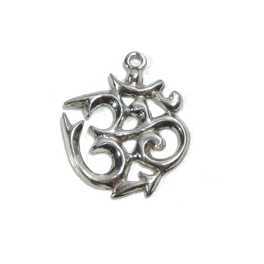 Ciondolo ETNICO in argento 925 con OM - AUM Mantra | GIOIELLI IN ARGENTO