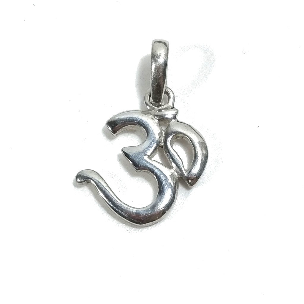 Ciondolo ETNICO in argento 925 con OM - AUM Mantra | GIOIELLI IN ARGENTO