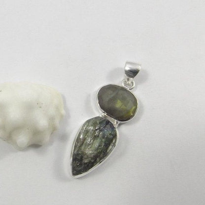 CIONDOLO Labradorite grezza argento 925 - ilmondodiwit - Ciondolo