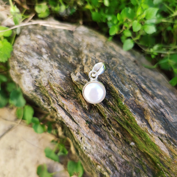 Ciondolo BAKULA con pietra PERLA in argento 925 Ciondolo artigianale