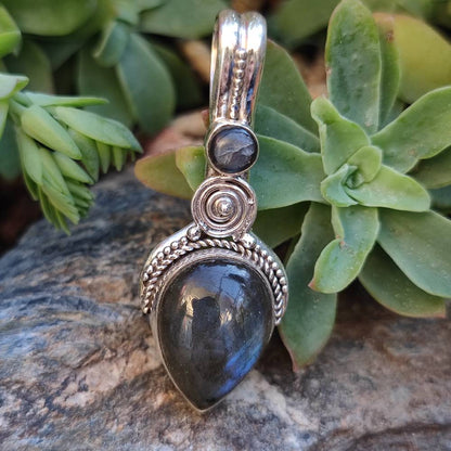 Ciondolo BINDUSAR con pietra LABRADORITE in argento 925 Ciondolo artigianale