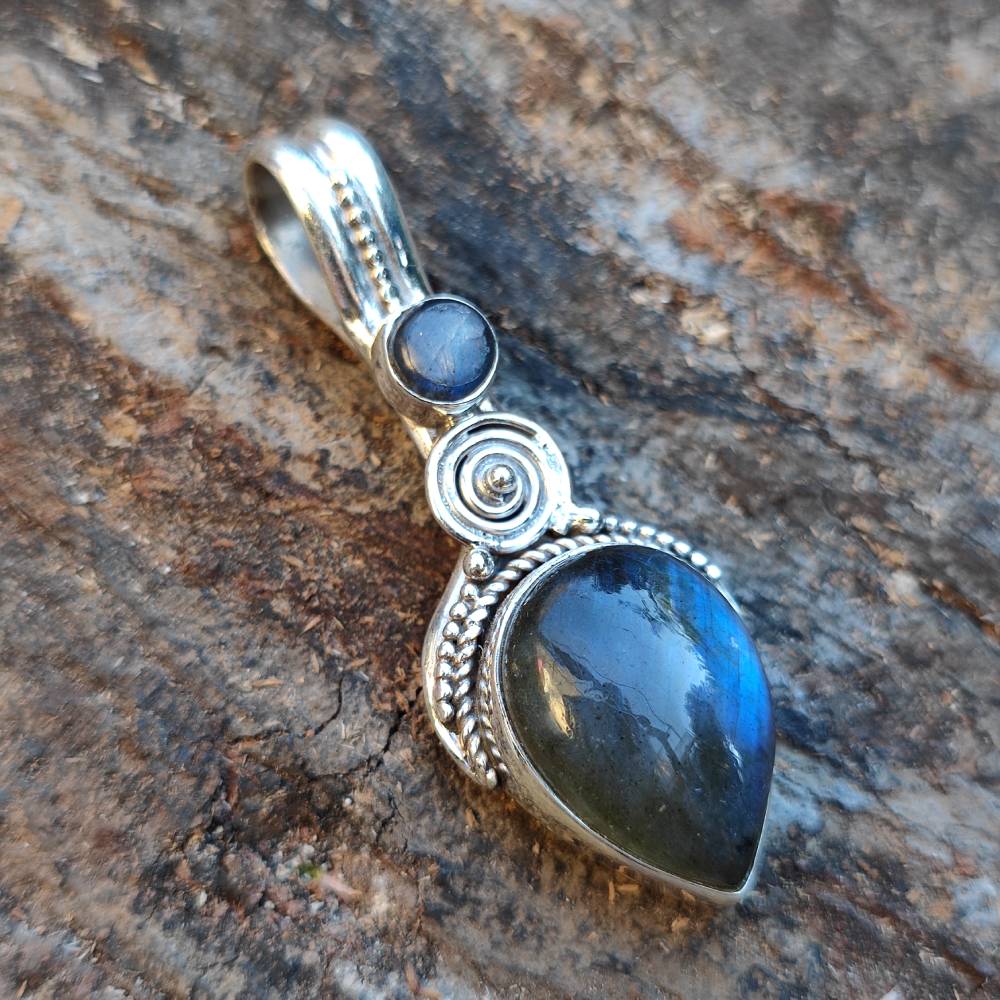 Ciondolo BINDUSAR con pietra LABRADORITE in argento 925 Ciondolo artigianale