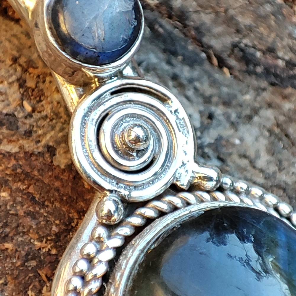 Ciondolo BINDUSAR con pietra LABRADORITE in argento 925 Ciondolo artigianale