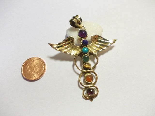 Ciondolo Chakra caduceo in ottone - KIRANDUL – multipietra