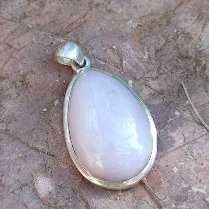 Ciondolo BUDHIL con pietra ACQUAMARINA ROSA in argento 925 Ciondolo artigianale