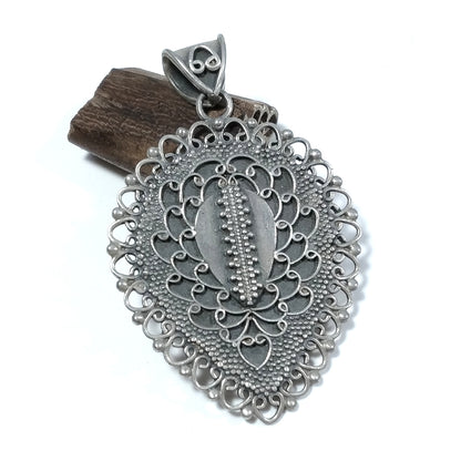 Ciondolo etnico in argento antico decorato - MUDPAR