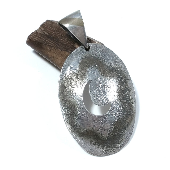 Ciondolo ETNICO in argento antico con ORNAMENTI etnici | Mezzaluna