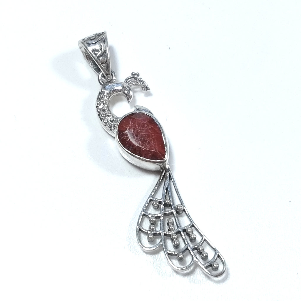 CIONDOLO PIETRA | in argento 925 con Radice di Rubino | PAVONE