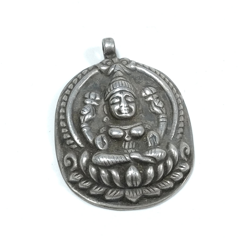 Ciondolo ETNICO in argento antico con LAKSHMI | GIOIELLI ETNICI – immagine7