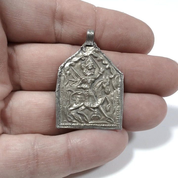 Ciondolo ETNICO in argento antico con DURGA | GIOIELLI ETNICI