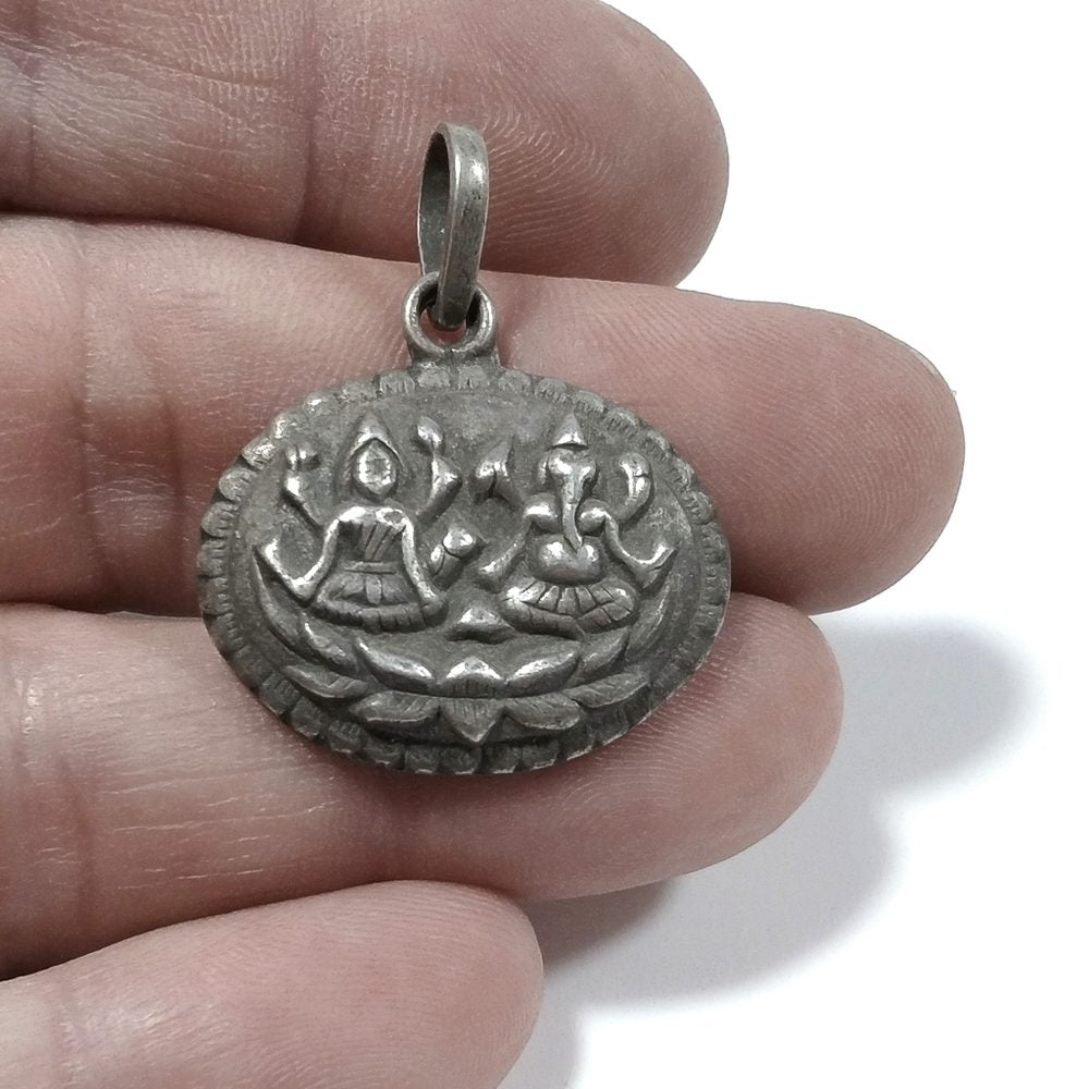Ciondolo ETNICO in argento antico con SHIVA
