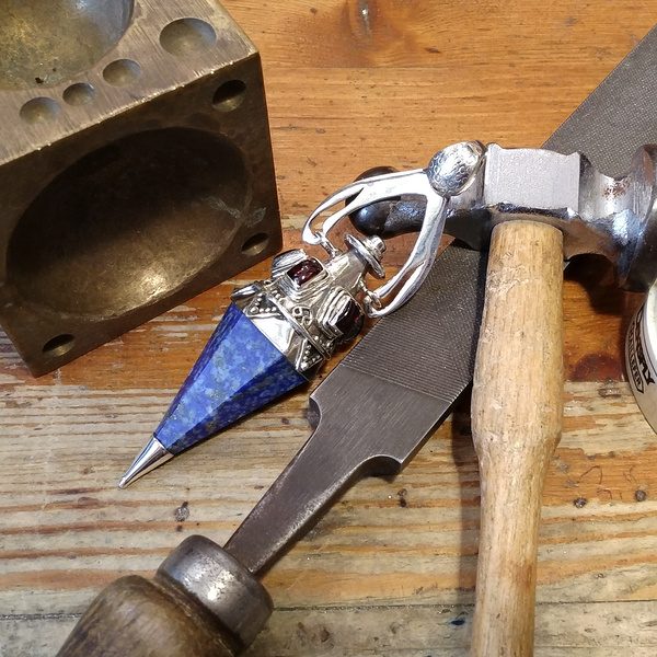 Ciondolo artigianale in argento 925 Ciondolo artigianale Lapislazzuli, Granato | GIOIELLI ETNICI | Pendolo