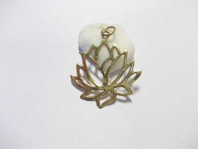 freeitalianjewels - Collana/ Ciondolo FIORE di LOTO in ottone argentato - ilmondodiwit - Collana