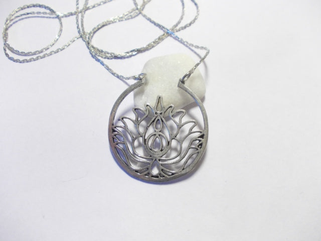 Collana/ Ciondolo FIORE di LOTO in ottone argentato