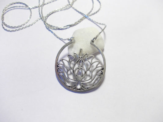 Collana/ Ciondolo FIORE di LOTO in ottone argentato